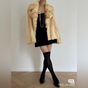 Luxurious Elegant Cream 100% Real mink Fur Coat